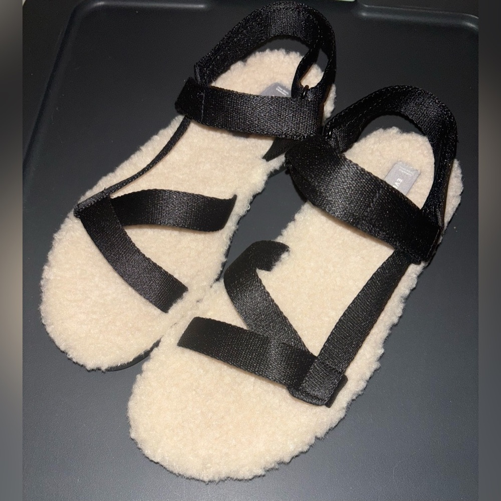 NIB Everlane Women's The ReNew Teddy Sport Sandal Black Comfort Athleisure Sz 9